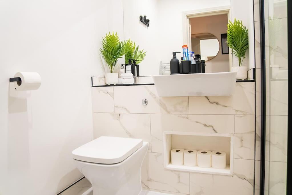 Five Star Boutique Studio Flat In Лондон Екстер'єр фото