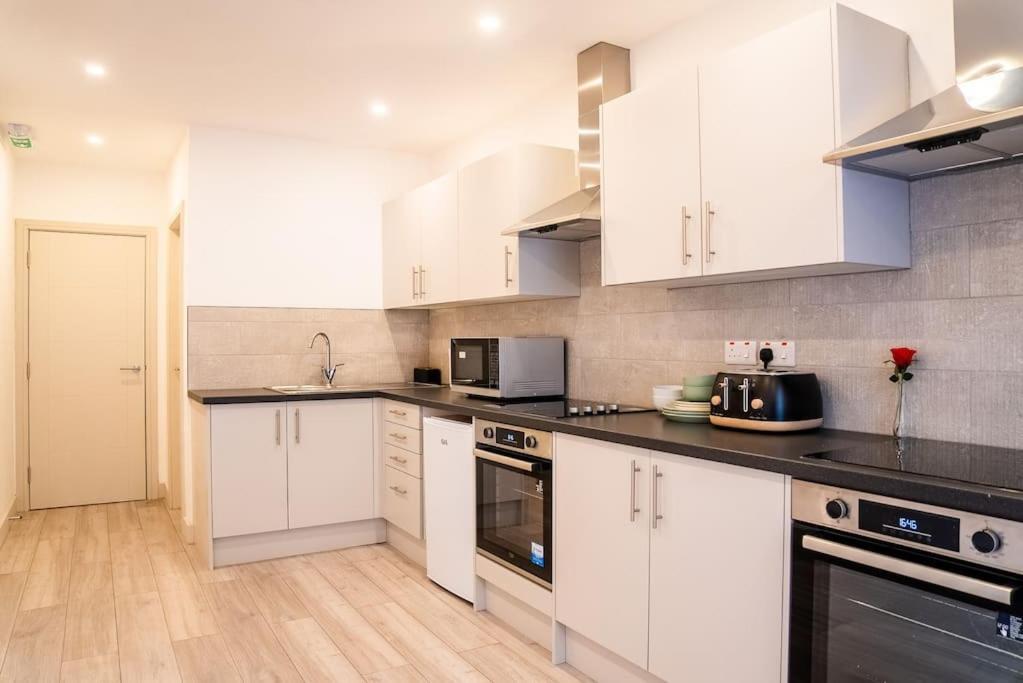 Five Star Boutique Studio Flat In Лондон Екстер'єр фото